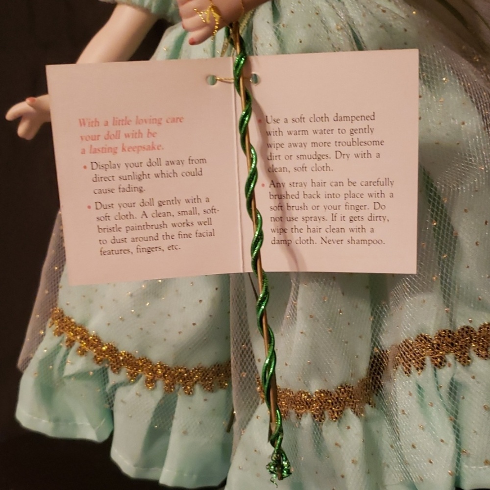 Porcelain Doll - Picture 6 of 8